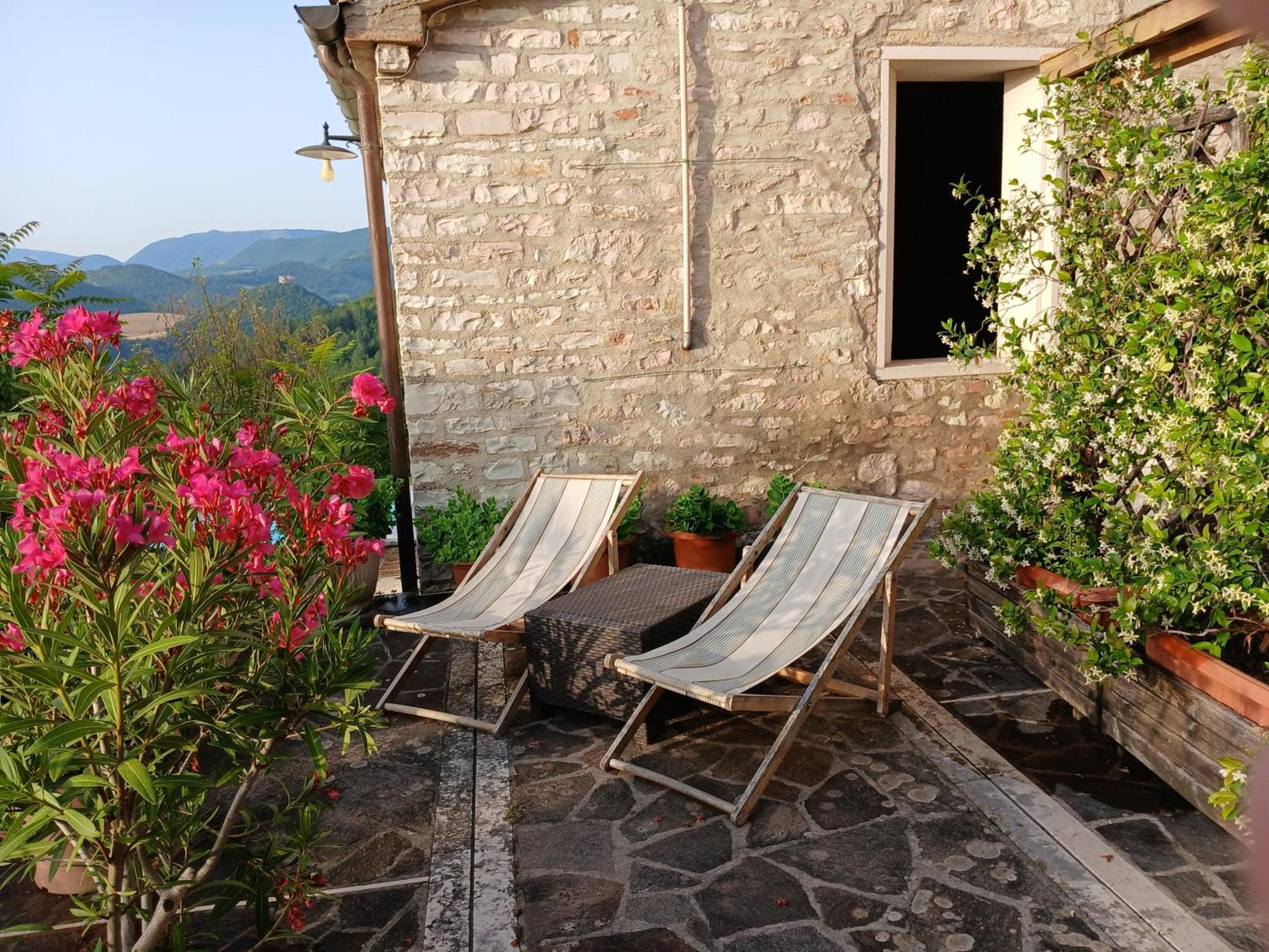 Agriturismo Del Frontino - Lo Studio Acqualagna Buitenkant foto